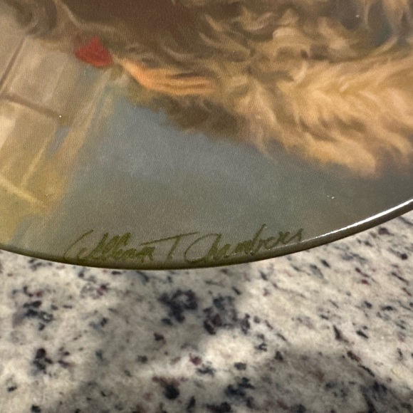 Vintage Edwin M. Knowles Collector Plate – “Annie and Sandy” (1983) - Picture 4 of 6